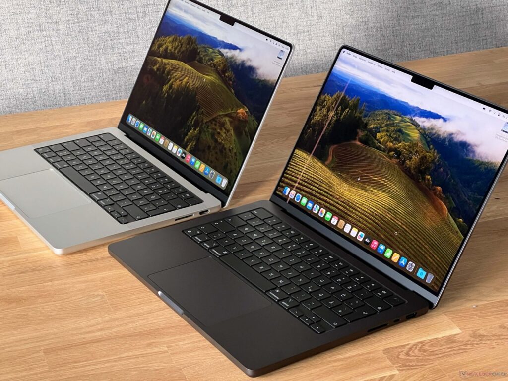 macbook pro scaled en tamaño grande